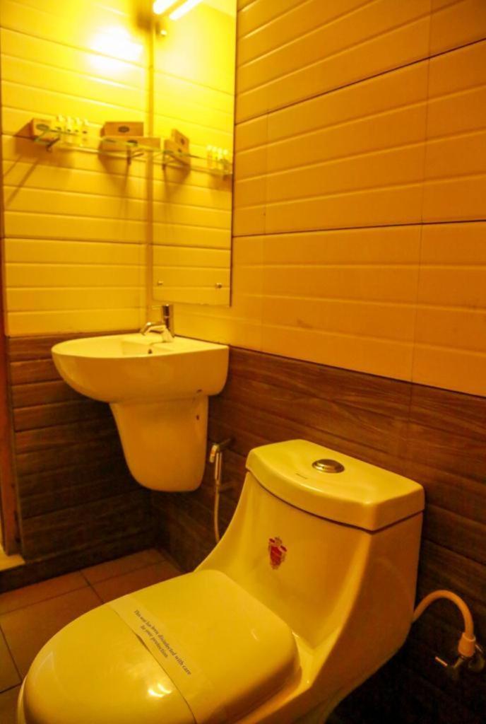 Akan Hotel And Residence Meppadi Bagian luar foto