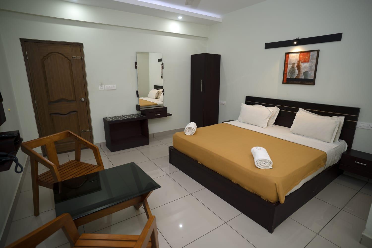 Akan Hotel And Residence Meppadi Bagian luar foto